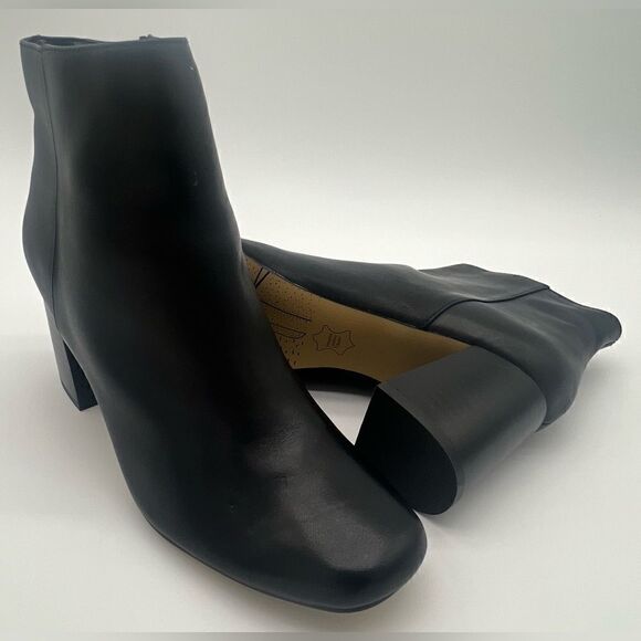 Sold on Mercari! BELLA VITA Women's Wilma Square Toe Ankle Boots Black Size 7 - Picture 2 of 11